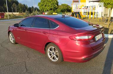 Седан Ford Fusion 2016 в Бучі