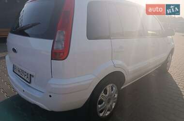 Хэтчбек Ford Fusion 2011 в 