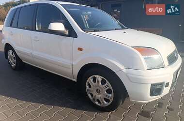 Хэтчбек Ford Fusion 2011 в 