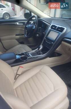 Седан Ford Fusion 2013 в Ужгороде