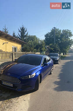 Седан Ford Fusion 2016 в 