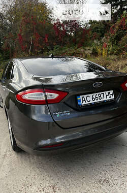 Седан Ford Fusion 2015 в 