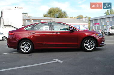 Седан Ford Fusion 2017 в 