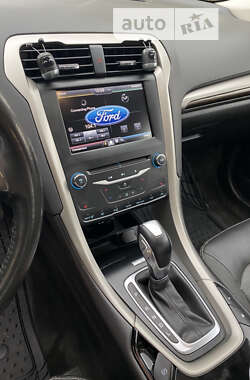 Седан Ford Fusion 2014 в 