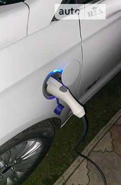 Седан Ford Fusion 2014 в 
