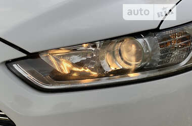 Седан Ford Fusion 2014 в 