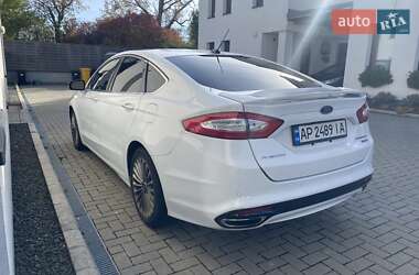 Седан Ford Fusion 2015 в 