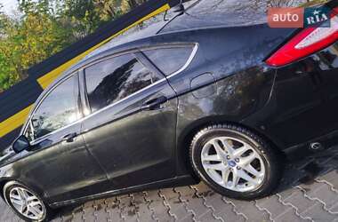 Седан Ford Fusion 2013 в 