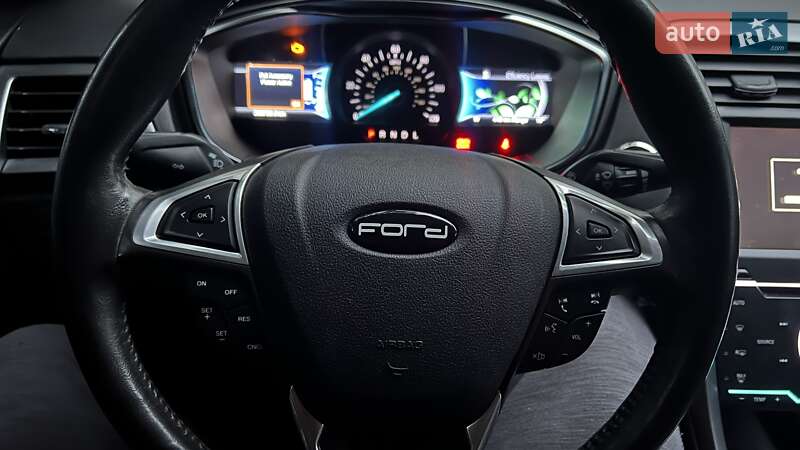 Седан Ford Fusion 2014 в Ужгороде