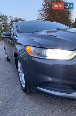 Седан Ford Fusion 2015 в 
