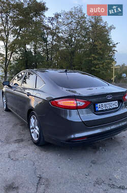 Седан Ford Fusion 2015 в 
