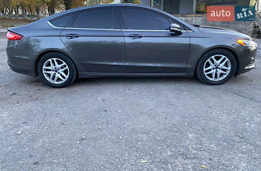 Седан Ford Fusion 2015 в 