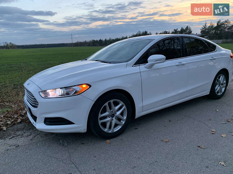 Седан Ford Fusion 2015 в Кропивницькому