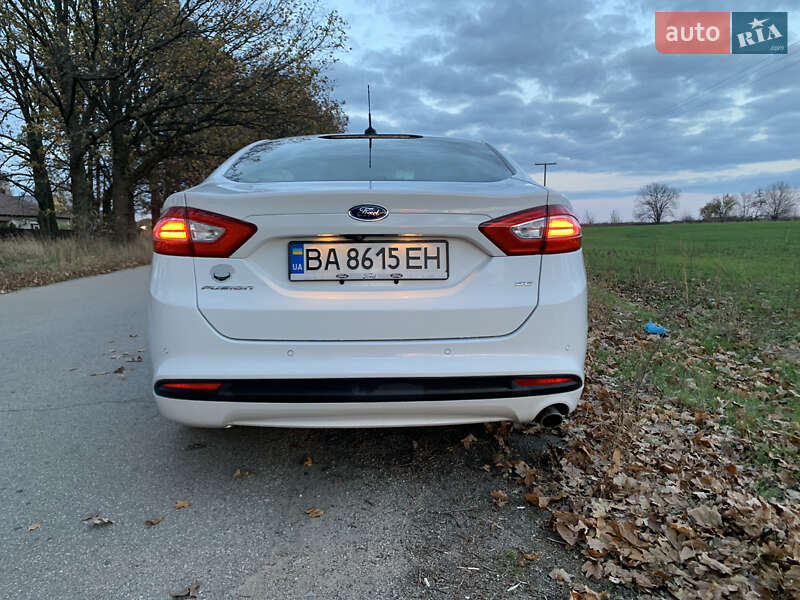 Седан Ford Fusion 2015 в Кропивницькому