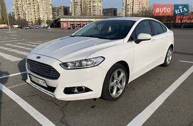 Седан Ford Fusion 2016 в 