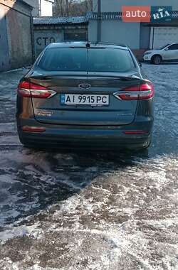 Седан Ford Fusion 2019 в 