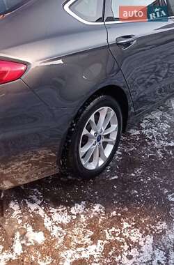 Седан Ford Fusion 2019 в 