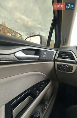 Седан Ford Fusion 2017 в 