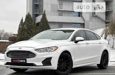Седан Ford Fusion 2019 в 
