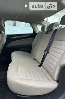 Седан Ford Fusion 2019 в 