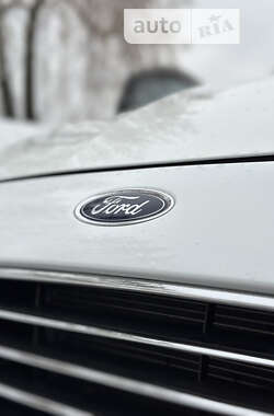 Седан Ford Fusion 2019 в 