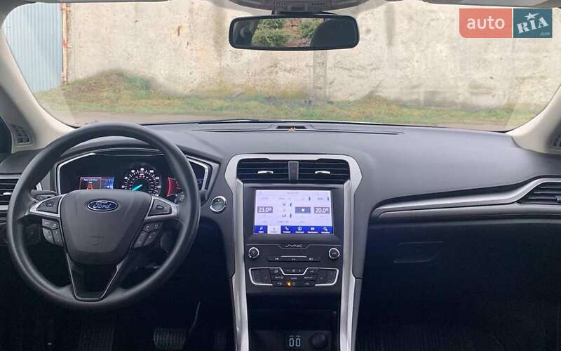 Седан Ford Fusion 2020 в Львові