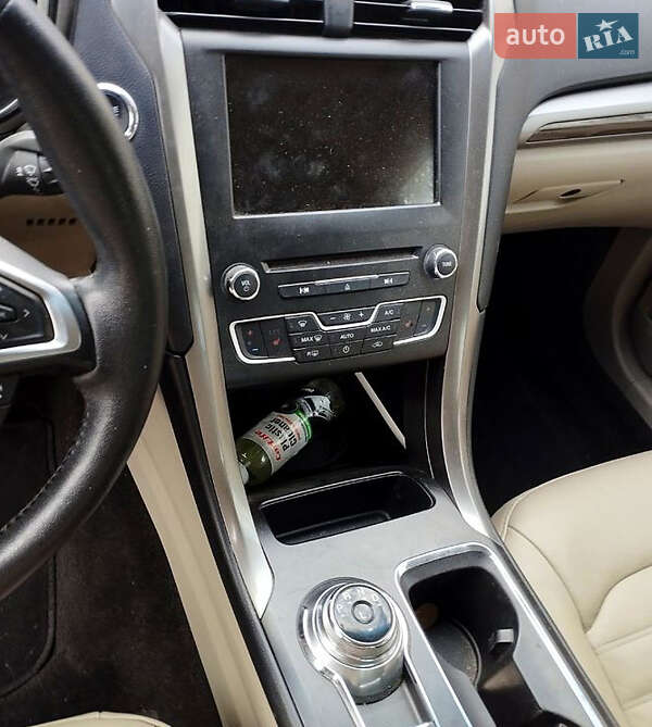 Седан Ford Fusion 2017 в Золочеві