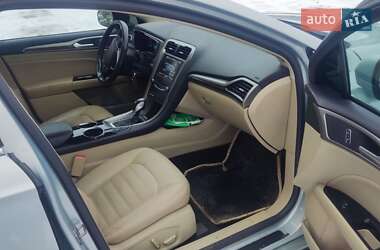 Седан Ford Fusion 2013 в 