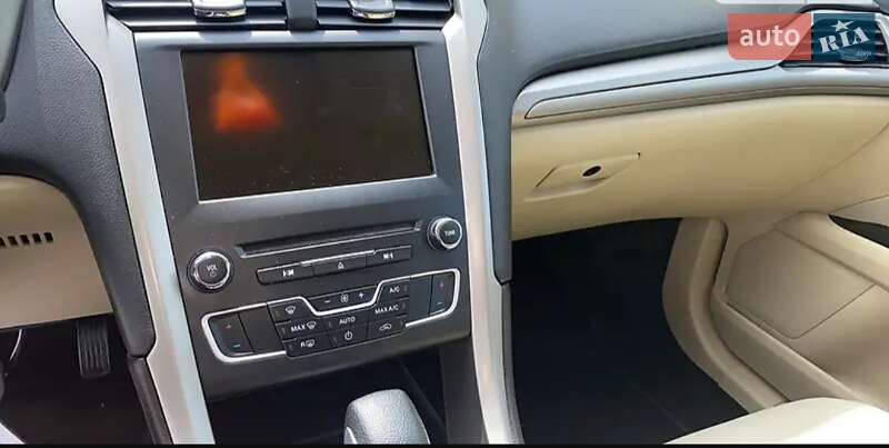 Седан Ford Fusion 2016 в Тальном фото 19 Седан Ford Fusion 2016 в Тальном