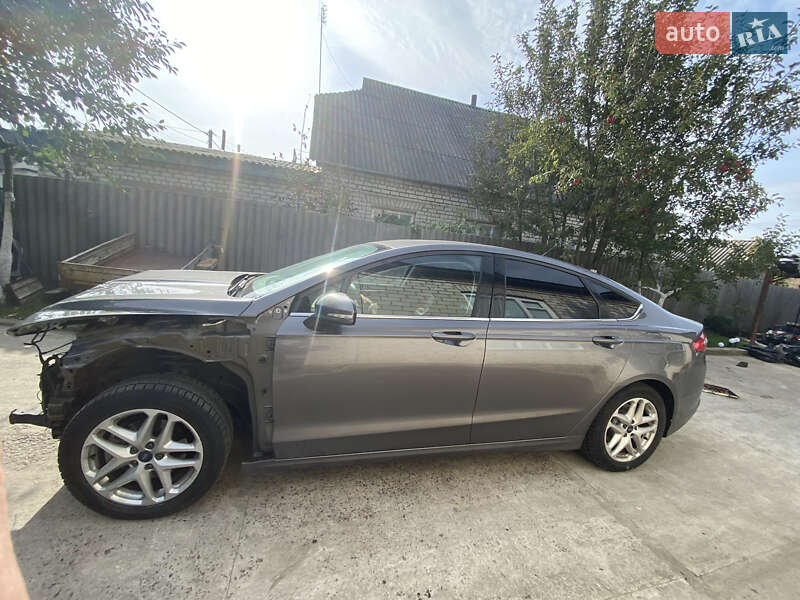 Седан Ford Fusion 2013 в Смілі