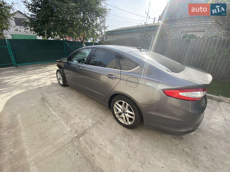 Седан Ford Fusion 2013 в Смілі