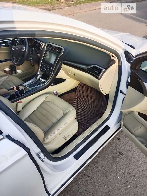 Седан Ford Fusion 2015 в Одесі