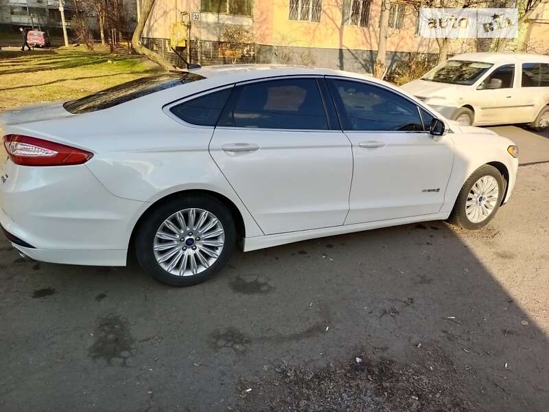 Седан Ford Fusion 2015 в Одесі