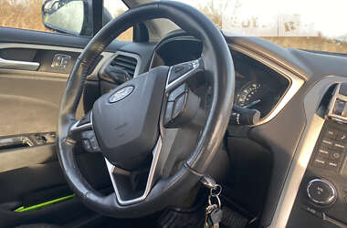 Седан Ford Fusion 2013 в 