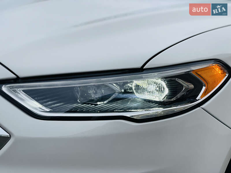 Седан Ford Fusion 2016 в Одесі