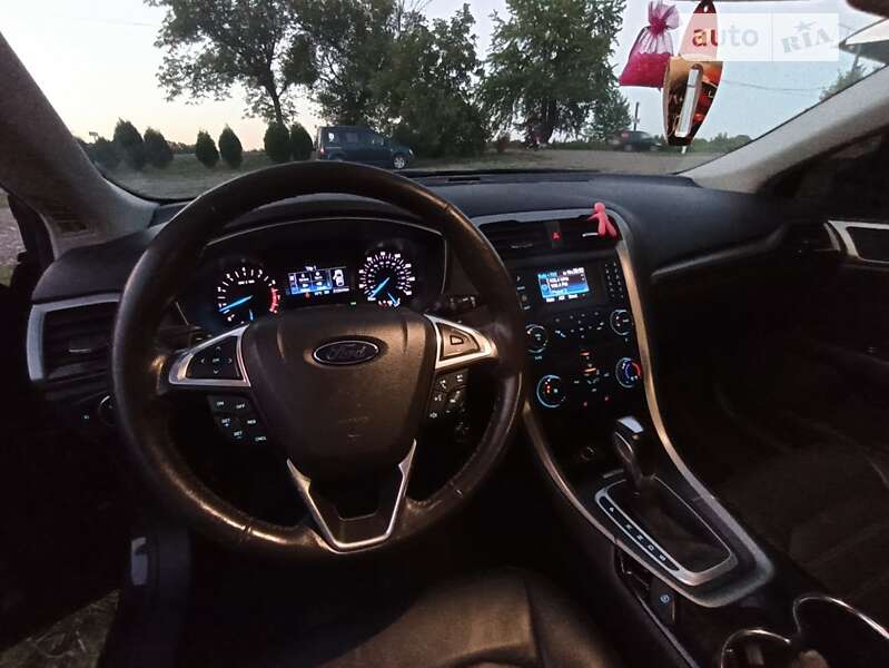 Седан Ford Fusion 2014 в Черновцах
