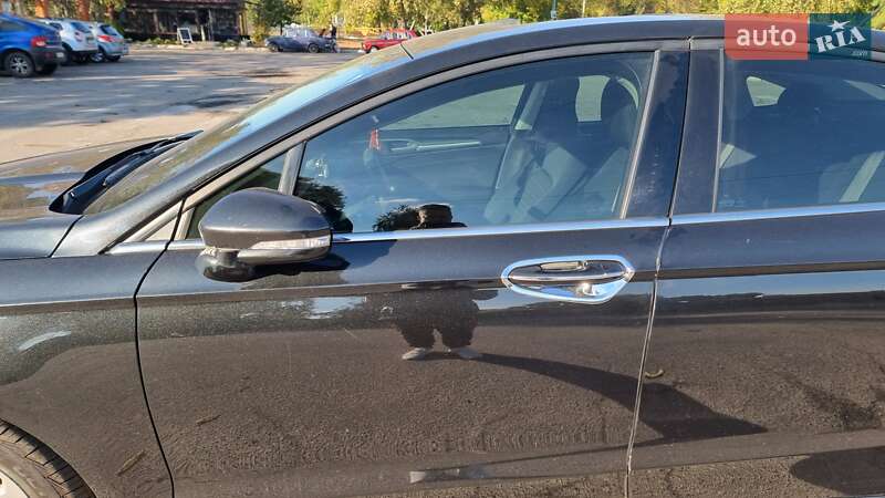 Седан Ford Fusion 2013 в Олександрії
