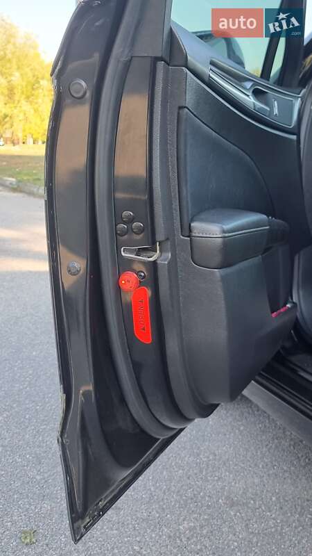 Седан Ford Fusion 2013 в Олександрії