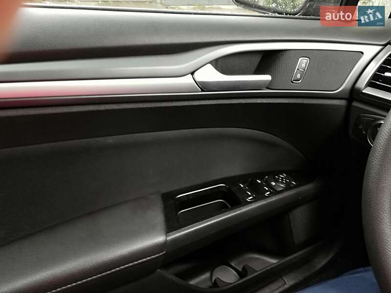Седан Ford Fusion 2013 в Александрие