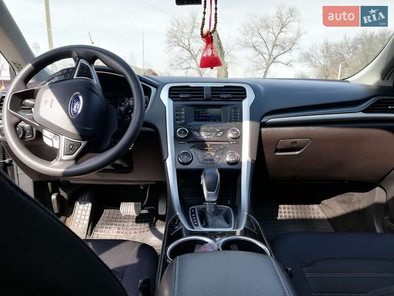 Седан Ford Fusion 2013 в Олександрії