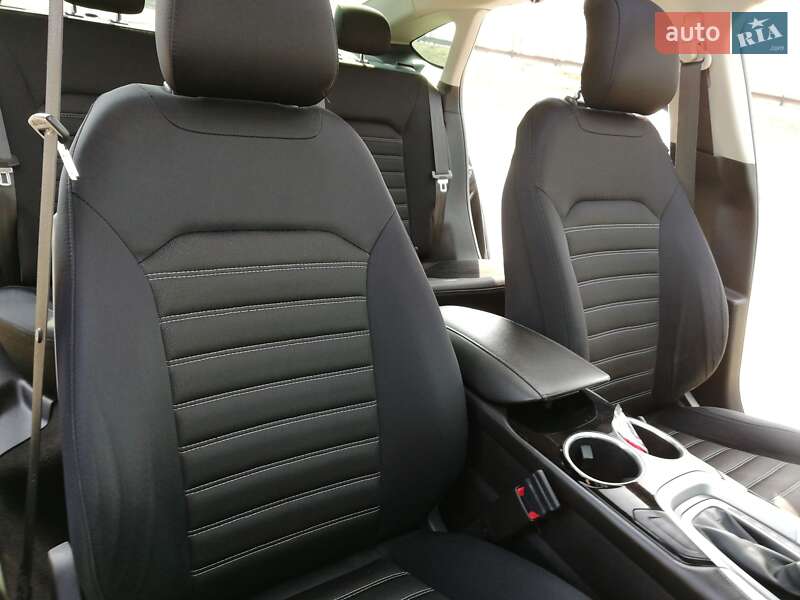 Седан Ford Fusion 2013 в Олександрії