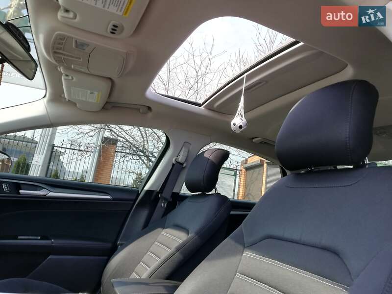 Седан Ford Fusion 2013 в Александрие