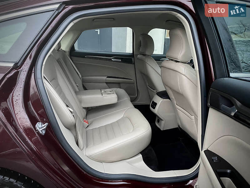 Седан Ford Fusion 2016 в Івано-Франківську