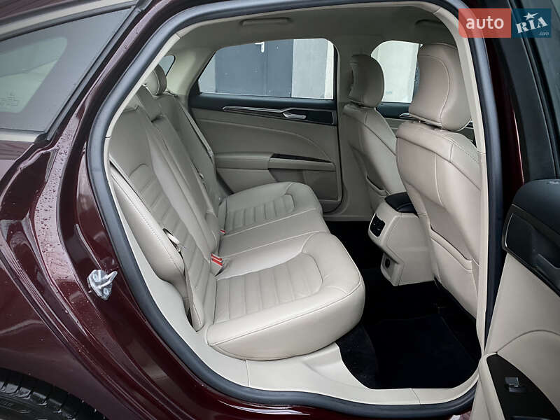 Седан Ford Fusion 2016 в Івано-Франківську