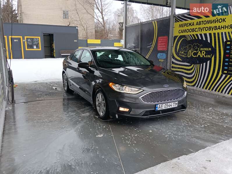 Седан Ford Fusion 2019 в Днепре