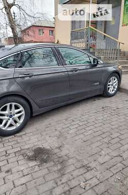 Седан Ford Fusion 2015 в Павлограді