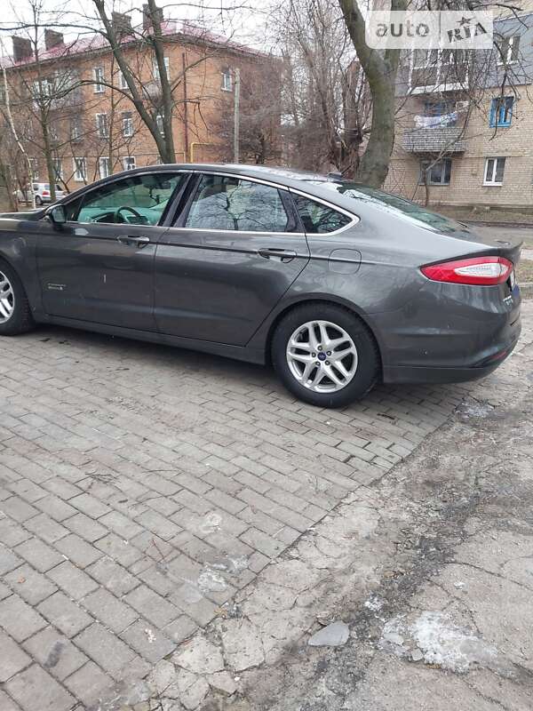 Седан Ford Fusion 2015 в Павлограде