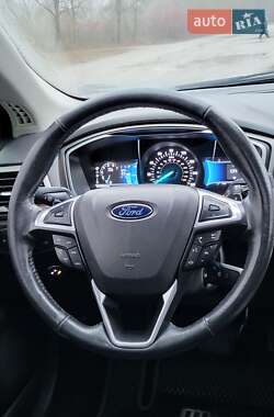 Седан Ford Fusion 2013 в Каменском