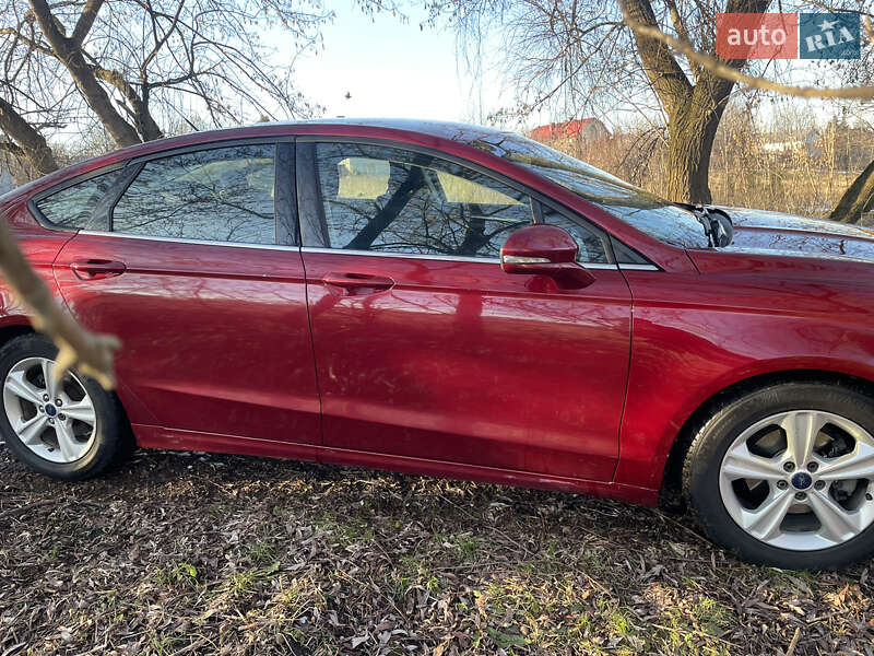 Седан Ford Fusion 2013 в Рівному