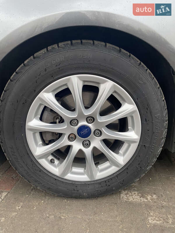 Седан Ford Fusion 2014 в Покрове